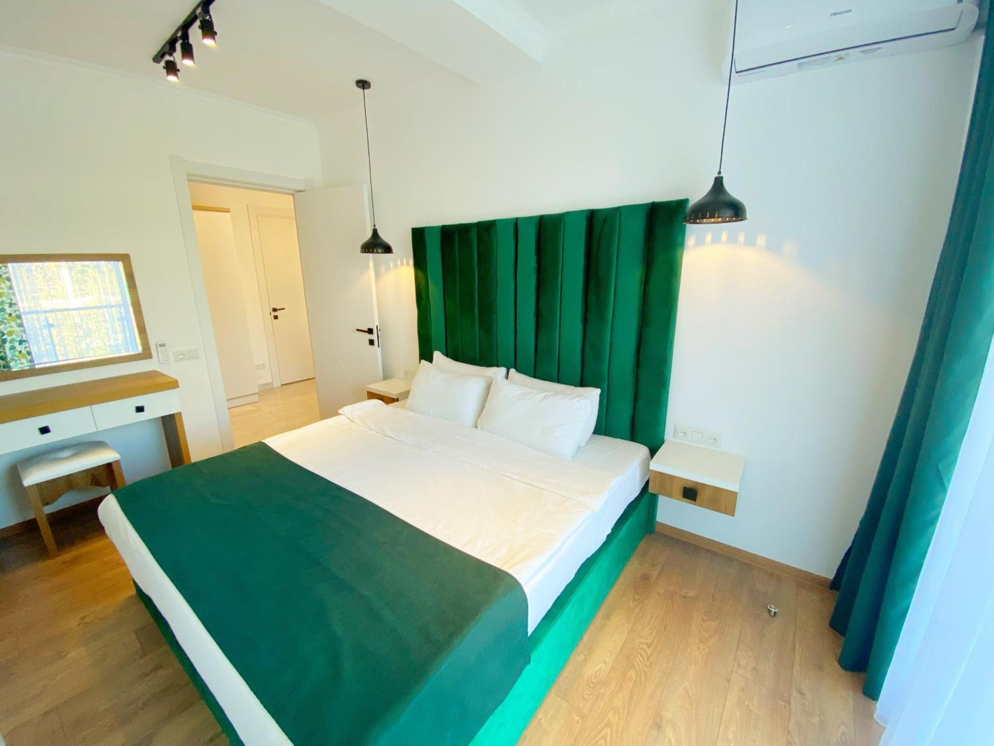 City Heart Luxury Apartment Koetaisi Buitenkant foto