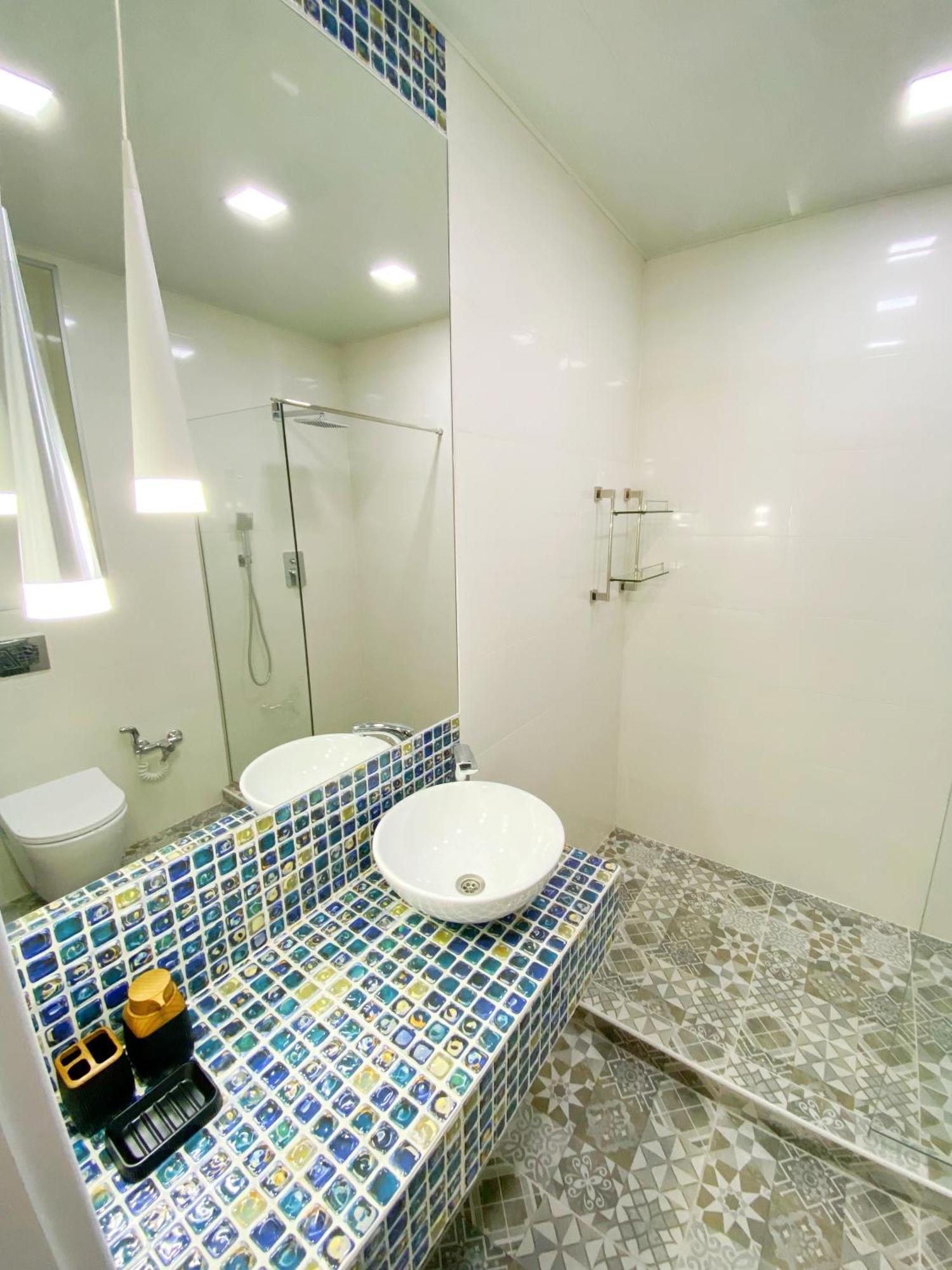 City Heart Luxury Apartment Koetaisi Buitenkant foto